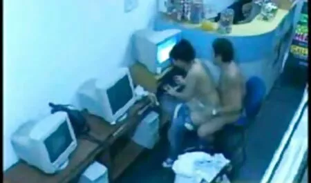 Mulatto満たされたすべての穴の金髪とともに大きな穴 女子 向け エロ い