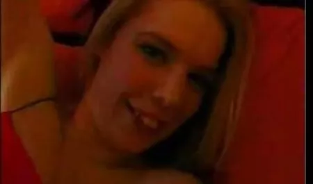 女性の手のリングは膣、彼女の赤みでくすぐります 女子 向け エロ