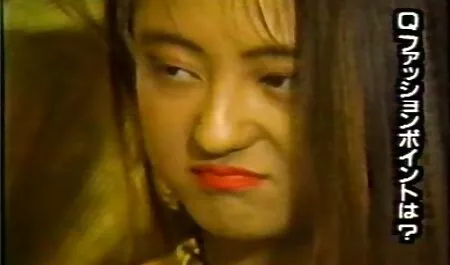 膣の穴を持つ男の陰茎に座っている巨大な雌犬 無料 アダルト 女性 用