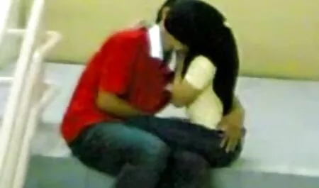 男はホテルの部屋を取って、お尻にストッキングで弾性太ももを持つ女の子を叩いて 女性 向け エッチ な 画像