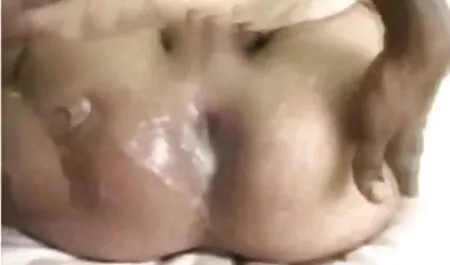 恋人は、羽のある金髪のお尻に胸を入れます。 女性 専用 無料 動画 無 修正