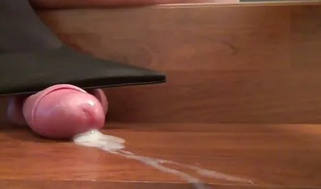 金髪ショー彼女の大きなお尻のキッチンやオイルアップ 女性 専用 アダルト