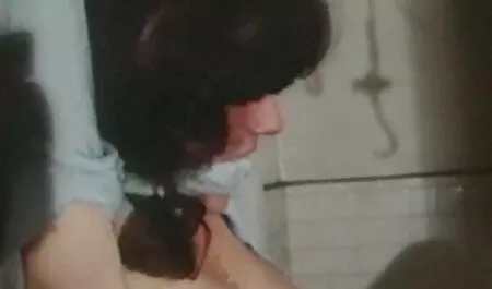 体操選手はナイロンを裂いて、彼女の肛門に唾を吐きました エロ 女 向け