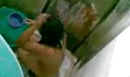 華やかなお母さんmasturbatesバルコニーと指 女性 専用 アダルト 無 修正