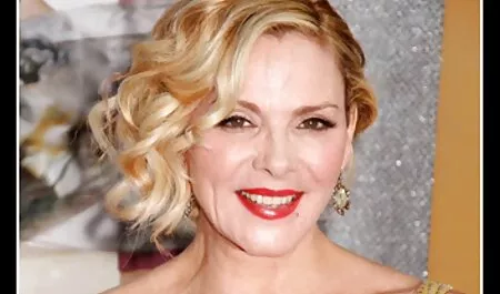 アリソンタイラー fucks彼女の友人とともにa巨大strapon月のソファ 女性 用 エロ