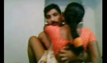 男fucks金髪の鋳造 女の子 用 えろ