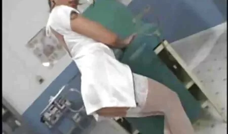 巨大なディルドに穴の上に座っているストッキングの若い痩せた女の子 女性 用 えろ 動画