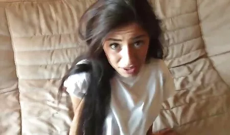 ロシアの金髪masturbatesとcums暴力 女性 専用 えろ