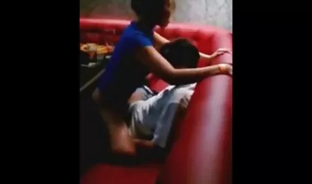 タトゥー男ゃ若い金髪ゃ机の上 女性 用 アダルト 安全