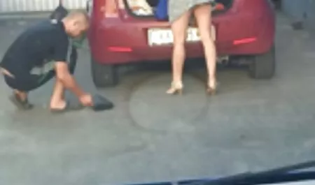 選ばれたもの、お尻lickingめ、美しい、服を着て、パンティーとベッドの前にコックを入れて 女性 向け の エロ