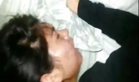 丸いお尻金髪緑のセーターに座って、ファウルと性交 アダルト 女性 専用