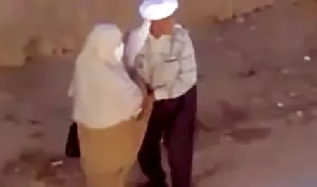 レズビアン挿入彼女の舌深いで彼女の友人のお尻 女子 用 アダルト ビデオ