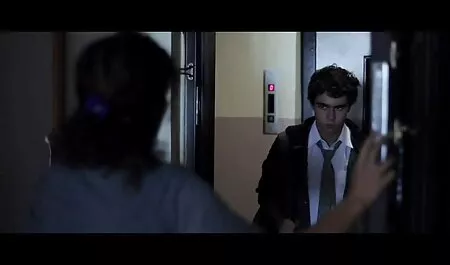 Busty金髪と種子を広げる彼女の細い足でフロントの彼女のボーイフレンド エロ サイト 女性 向け