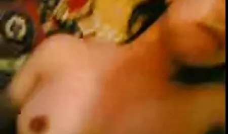 手足の過成長を持つ観光客は、プールで驚いています えろ 動画 女性 用