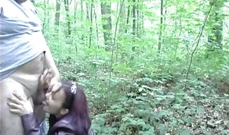 黒人の群衆は、ソファの上のすべての穴に茶色の髪の女の子をリッピングしました エロ い 動画 女性 用