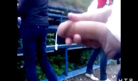 大きなコックは、広いブルネットの肛門を突き刺し、私たちはお尻に行く 女 用 エロ