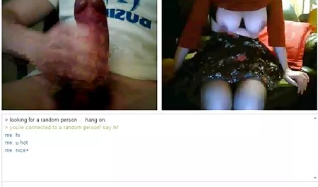 テーラーパッチは台所のウェイトレスのための水玉模様の服を持ち上げ、彼女に寝室の重要人物を与える 無料 女性 用 アダルト