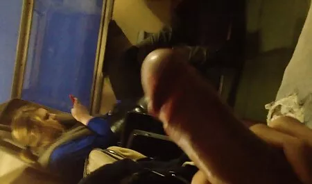 Kayla Green&Ella アダルト 女性 向け 無 修正 Hughes吸い込み偽の大きなペニスと猫