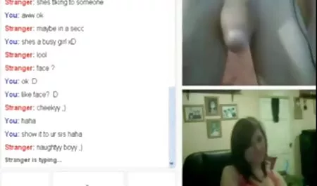 恋人のコックにリビングルームに乗っている女の子 女 用 エロ 画像