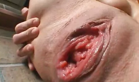 日焼けしたブルネットは、配管工と肛門にソファの上にファック 女の子 専用 アダルト