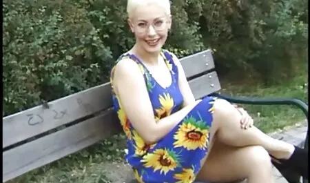 18歳の女の子ながら舐めてmasturbating 女性 用 アダルト 安全 pussies