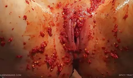 ソファの上に暗い髪の熟女剃毛陰毛 アダルト 動画 女性 用