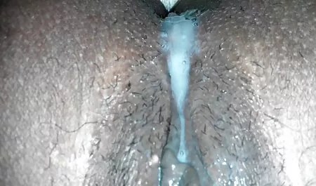 ブロンドは、セックスの間に男に従事している、姿勢69でフェラチオ 女性 向け アダルト 熟女