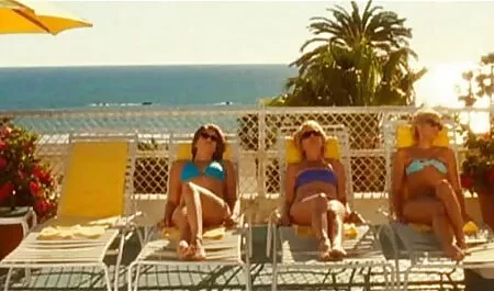 短い髪の幅女の子strokingあなたのペニスのための口とおっぱい 女性 向け エロ