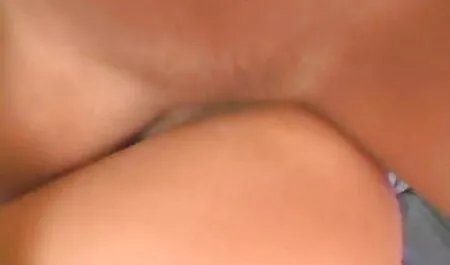 Osierによってソファの上にお尻の美しさと彼女のコックとポーチのロマンチック エロ 女性 用