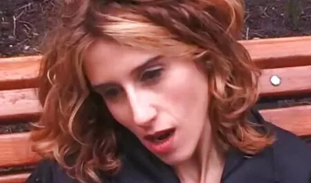 ひよこにストッキング裸hugging a友人に帽子 女性 用 アダルト 映像