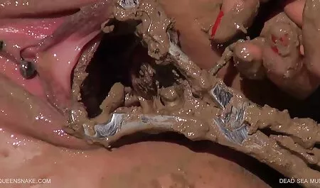 女の子undressesでホテルとdoggystyleに鋳造 女性 向け 動画 アダルト