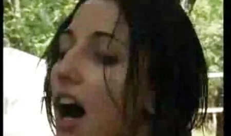 若い男はミルクを性交します。 白いパンティーを通して 女性 用 アダルト av