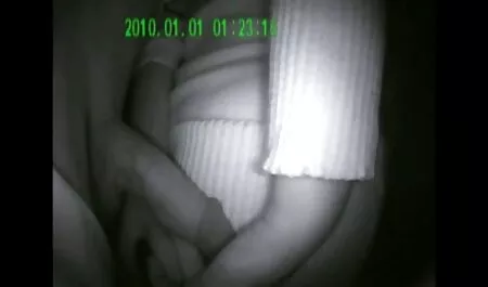 新郎のコックを撫でる美しさと彼は彼女の猫を指 女性 向け えろ