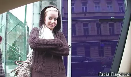 女性、スキニー黒人は台所で白い友人に自分自身を捧げます 無料 女性 用 アダルト ビデオ