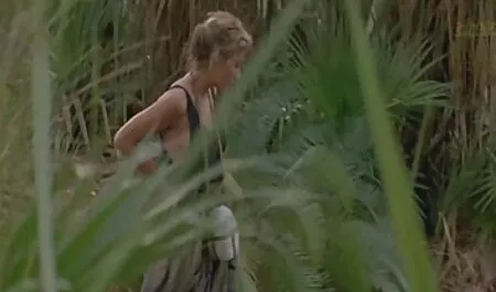 二人の男は、同時に口とLの中で金髪を強打します。 女性 専用 アダルト 無 修正