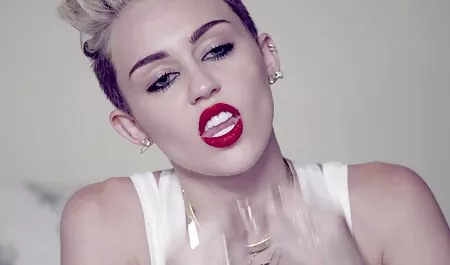 彼女の仲間は完全に大きな黒いコックを取る エロ ビデオ 女性 用