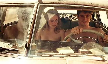 赤毛のお母さんを着て青いドレス保持選択した赤ん坊のコックで口の後に肛門 女の子 向け sex