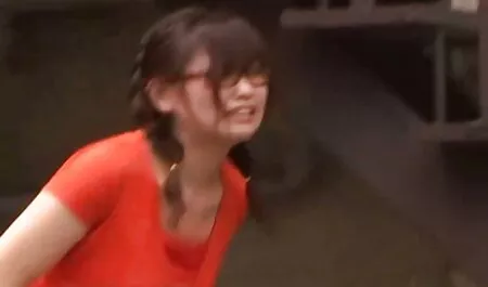 Bustyお母さん与えるblowjobへ学生オンザフロア 女子 用 エロ サイト