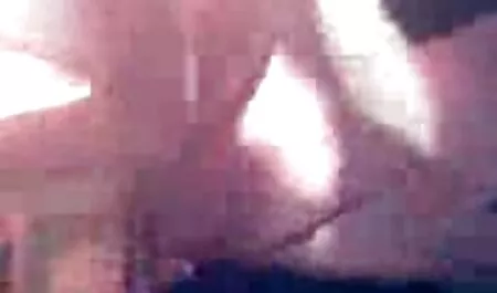 女の子ポンドとともに黒ディルドでお尻と滑り 女子 向け エロ