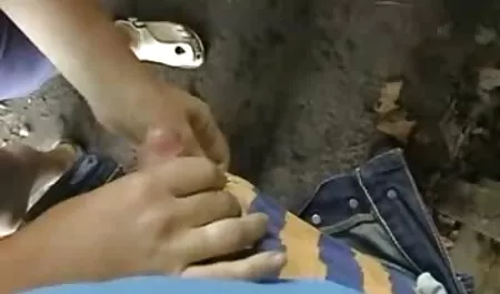 女の子のメンバーは、ブーツを持つ女の子の胸に浸透しました 女の子 の ため の 無料 アダルト 動画