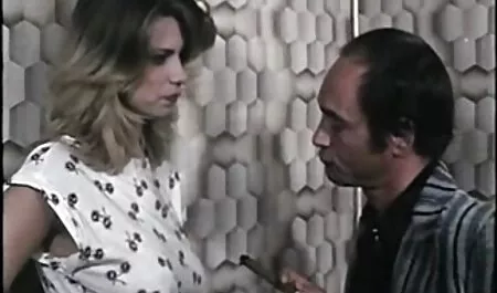 レズビアン情熱的な愛撫の美しい体のそれらの上のソファ 女の子 の ため の 無料 アダルト 動画